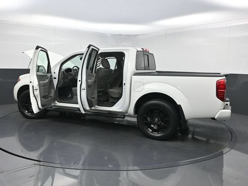 Used 2020 Nissan Frontier SV w/ Midnight Edition Floor Mats AWD/4WD image 34