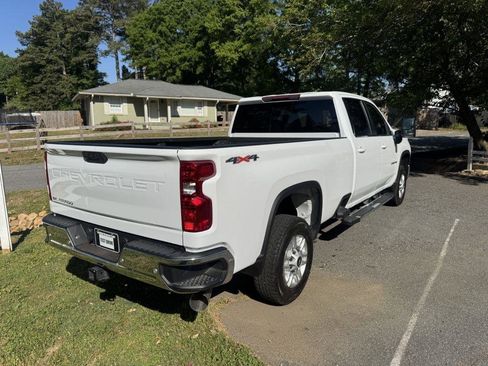 Used 2024 Chevrolet Silverado 2500 LT w/ Convenience Package AWD/4WD image 4