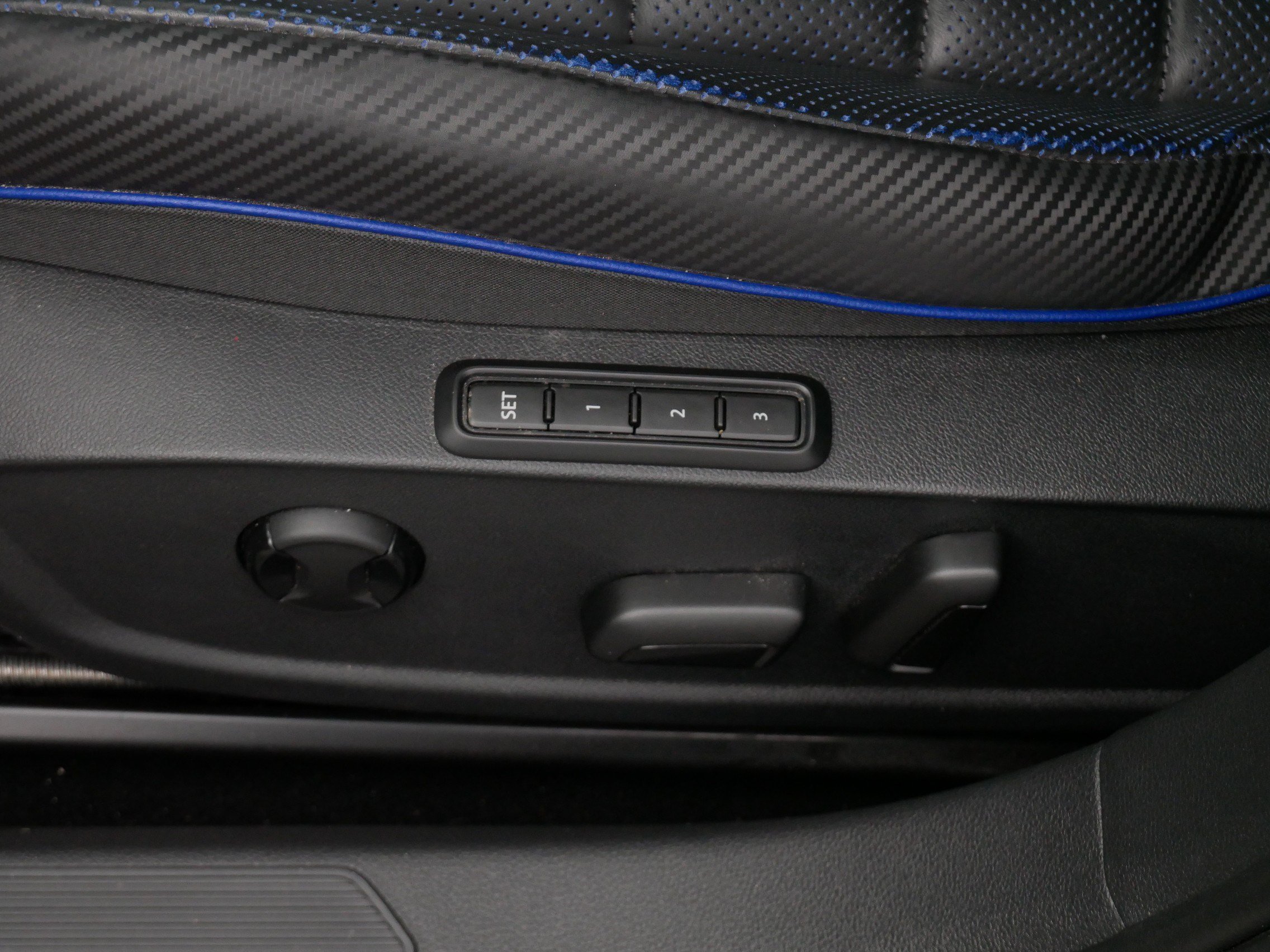Certified 2022 Volkswagen Golf R AWD/4WD image 20