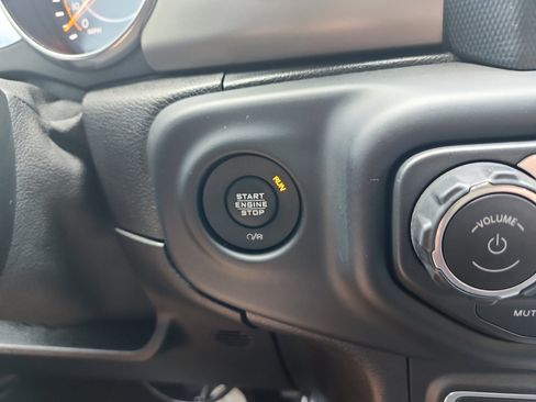 Used 2019 Jeep Wrangler Unlimited Sport S AWD/4WD image 18