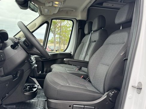 Used 2023 RAM ProMaster 2500 w/ Driver Convenience Group FWD image 16