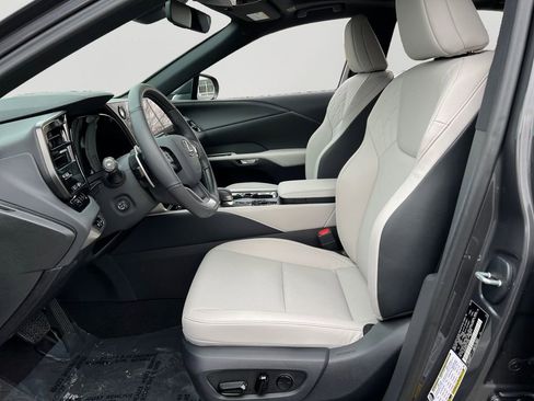Used 2025 Lexus RX 350 Premium image 14