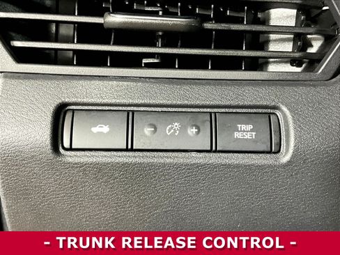 Certified 2022 Nissan Altima 2.5 SR FWD image 36