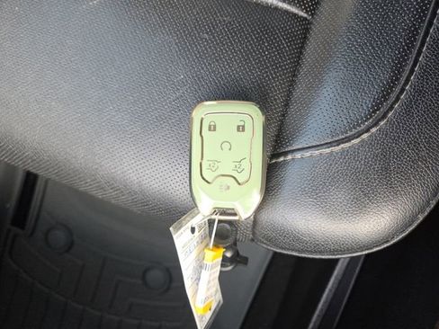 Used 2017 GMC Yukon SLT image 38