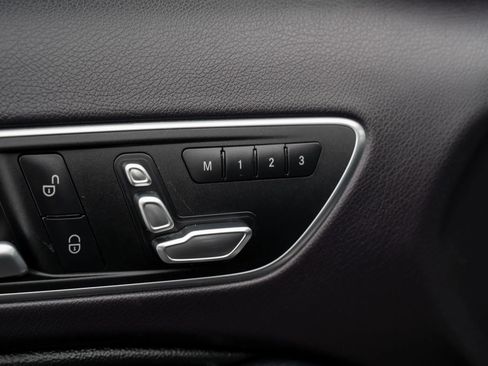 Used 2018 Mercedes-Benz GLA 250 4MATIC image 17