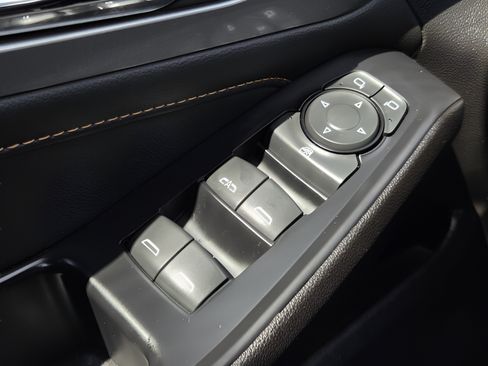 Used 2021 Chevrolet Traverse RS FWD image 29