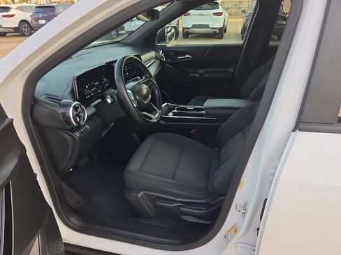 Used 2025 Chevrolet Equinox LT AWD/4WD image 4
