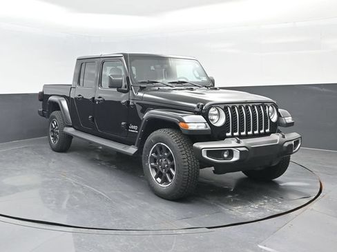 Used 2022 Jeep Gladiator Overland w/ Popular Equipment Package AWD/4WD image 2