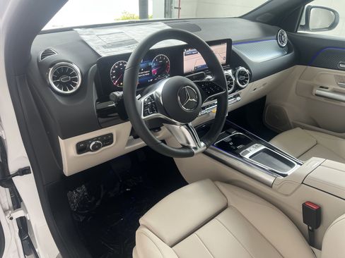 Certified 2025 Mercedes-Benz GLA 250 image 18