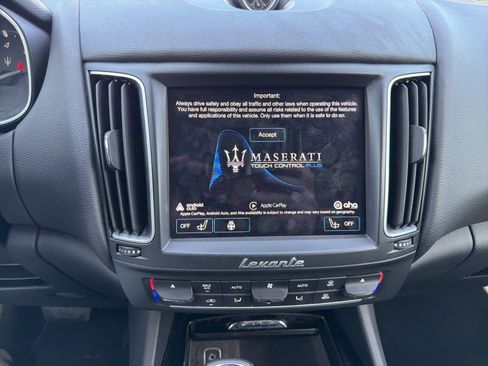 Used 2020 Maserati Levante AWD/4WD image 10