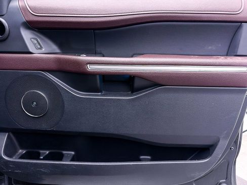 Used 2024 Ford Expedition Limited AWD/4WD image 36