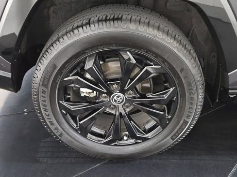 Used 2023 Toyota RAV4 XSE AWD/4WD image 10