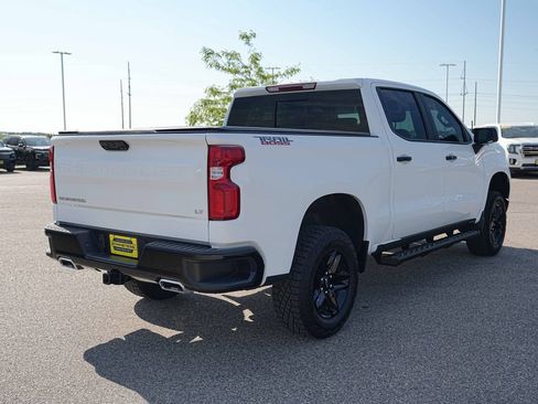 Used 2025 Chevrolet Silverado 1500 LT Trail Boss w/ Convenience Package II AWD/4WD image 6