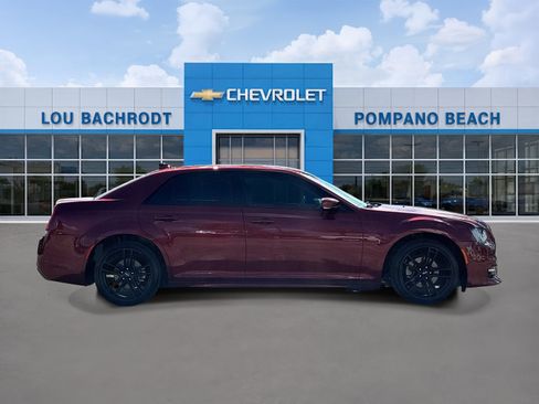 Used 2021 Chrysler 300 Touring L RWD image 2