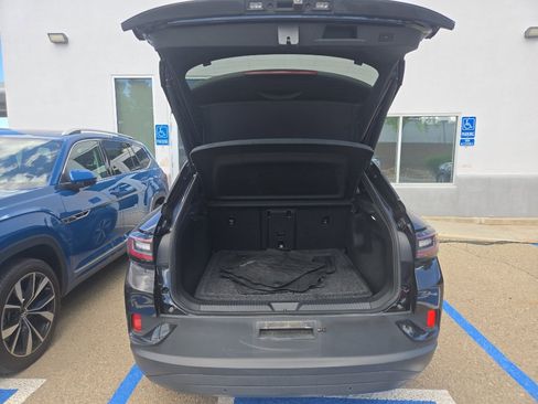 Used 2023 Volkswagen ID.4 Pro S RWD image 8