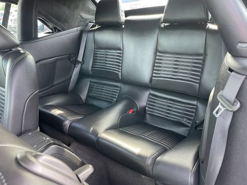 Used 2011 Ford Mustang Shelby GT500 RWD image 9