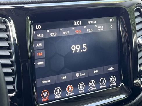 Used 2020 Jeep Compass Limited AWD/4WD image 21