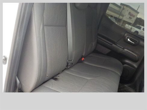 Used 2019 Toyota Tacoma TRD Off-Road image 36