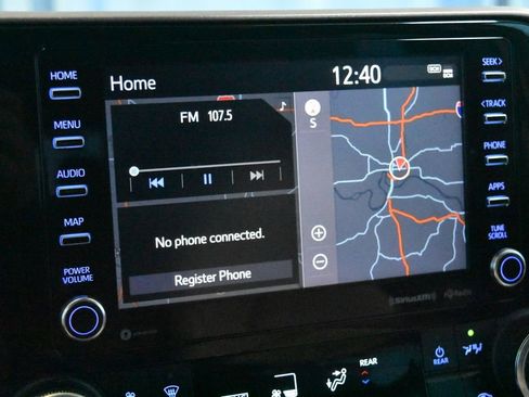 Used 2021 Toyota Highlander XLE image 10