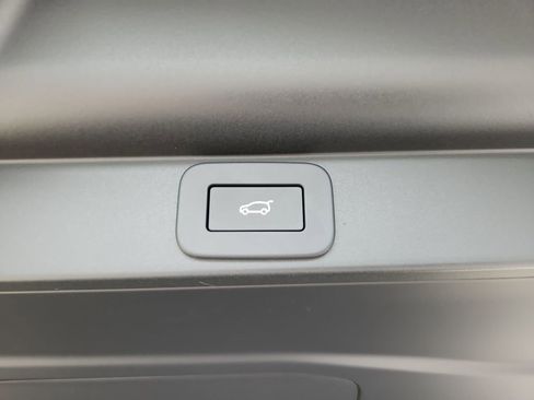 New 2026 Land Rover Range Rover Long Wheelbase SE AWD/4WD image 14