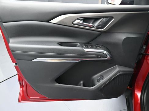 Used 2024 Chevrolet Traverse LT image 13