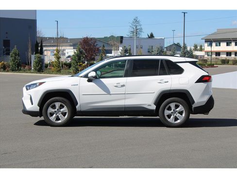 Used 2020 Toyota RAV4 LE w/ All Weather Liner Package image 2