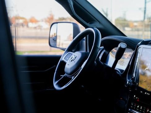 Used 2020 RAM 3500 Laramie w/ Night Edition image 37