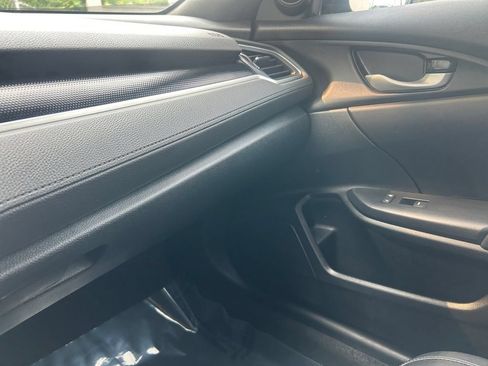 Used 2019 Honda Civic Sport image 16