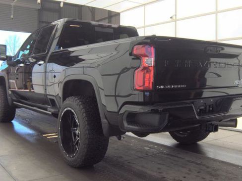 Used 2021 Chevrolet Silverado 2500 High Country w/ Z71 Off-Road Package image 3