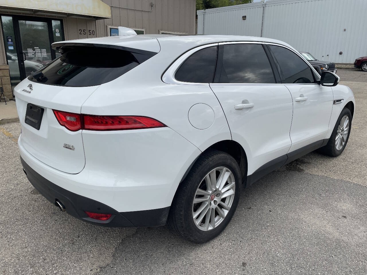Used 2017 Jaguar F-PACE Prestige AWD/4WD image 9