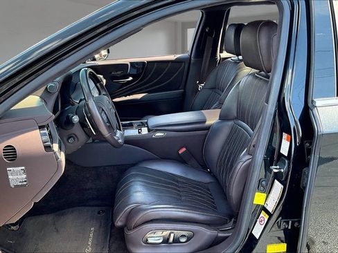 Used 2018 Lexus LS 500 w/ Luxury Package RWD image 25