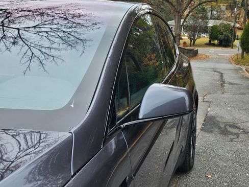 Used 2022 Tesla Model X image 24