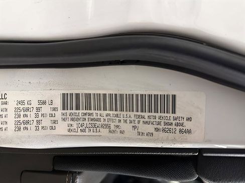 Used 2018 Jeep Cherokee Latitude w/ Altitude Package image 23