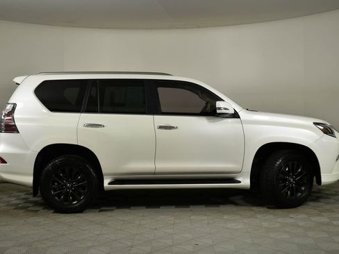 Used 2022 Lexus GX 460 Premium w/ Premium Plus Package image 3