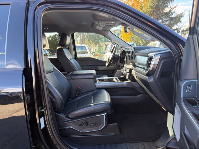 Used 2024 Ford F250 Lariat w/ Lariat Ultimate Package AWD/4WD image 32
