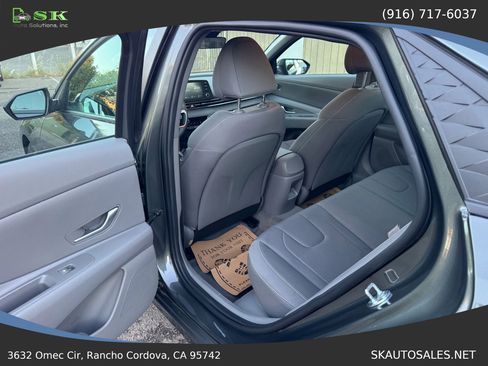 Used 2025 Hyundai Elantra Hybrid FWD image 22