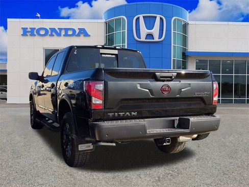 Used 2024 Nissan Titan PRO-4X w/ Pro-4x Convenience Package image 2