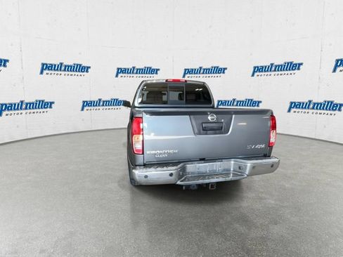 Used 2016 Nissan Frontier SV w/ SV Value Truck Package AWD/4WD image 9