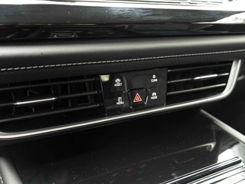 Used 2025 Volkswagen Atlas Cross Sport SEL Premium R-Line image 35