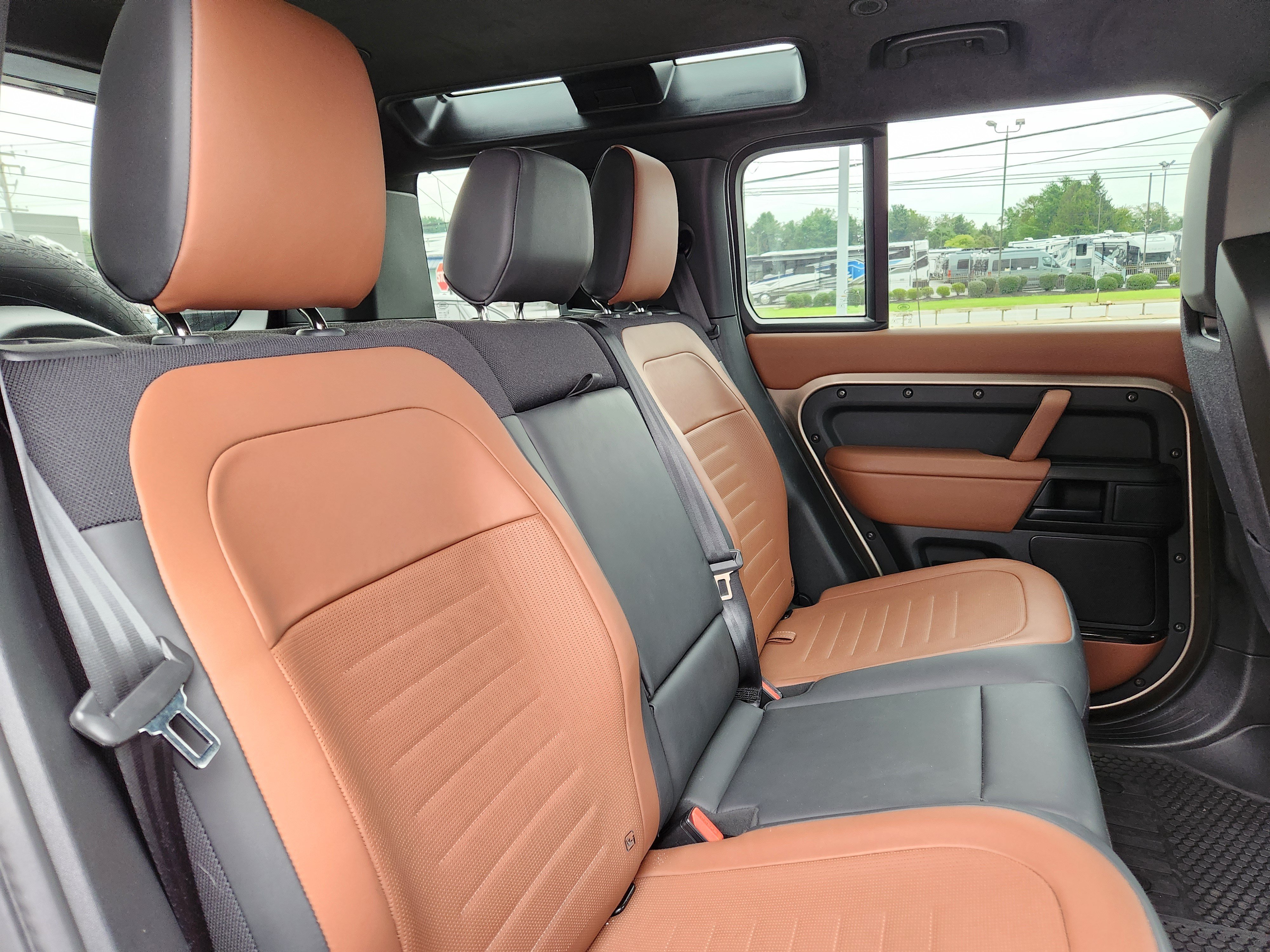 Certified 2025 Land Rover Defender 110 AWD/4WD image 15