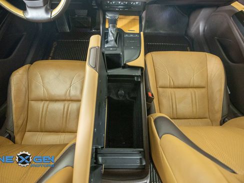 Used 2019 Lexus ES 350 w/ Accessory Package FWD image 32