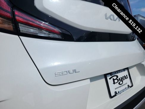 Used 2024 Kia Soul EX FWD image 12