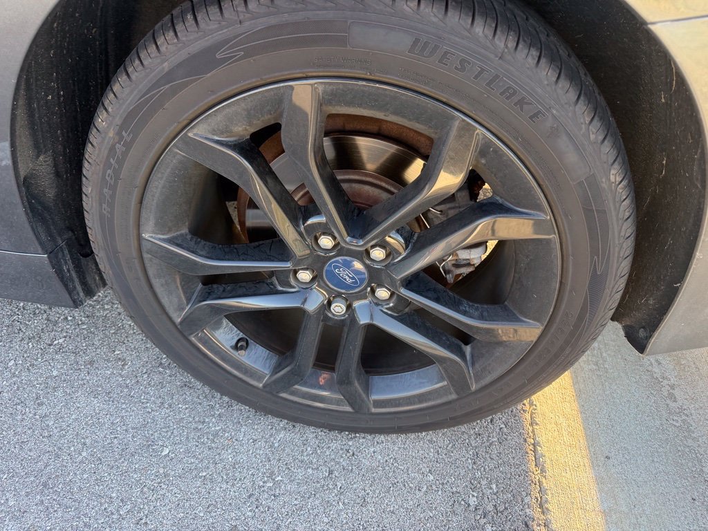 Used 2019 Ford Fusion SE w/ Equipment Group 151A FWD image 13