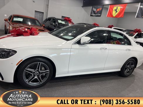 Used 2022 Mercedes-Benz E 350 4MATIC Sedan image 3