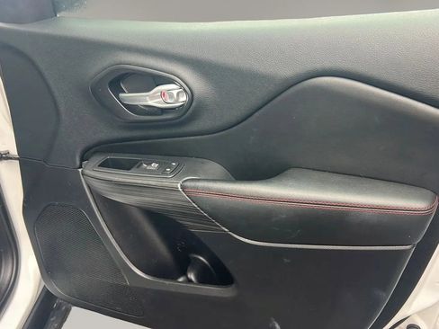 Used 2015 Jeep Cherokee Trailhawk w/ Comfort/Convenience Group image 29