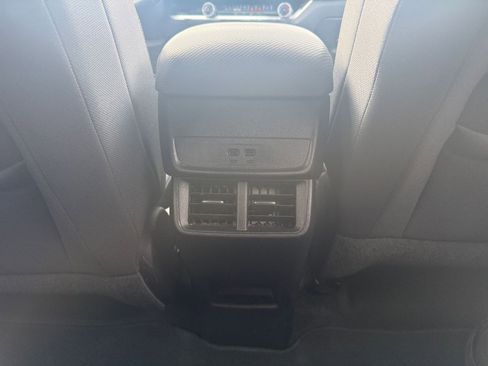 Used 2025 Chevrolet Equinox LT image 24