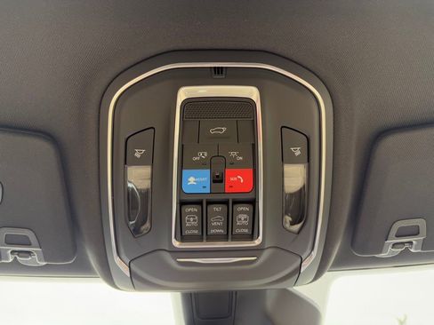 New 2025 Jeep Grand Cherokee Limited w/ MOPAR Finishing Package AWD/4WD image 14