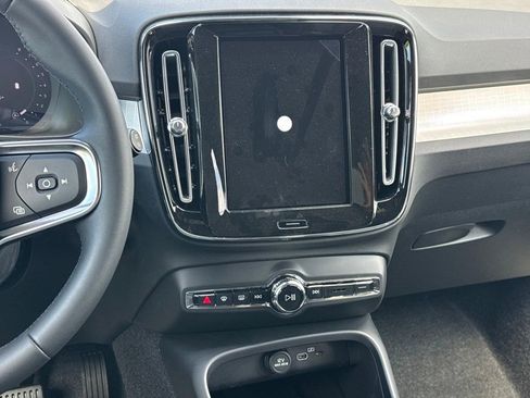 New 2026 Volvo XC40 B5 Core w/ Climate Package AWD/4WD image 14