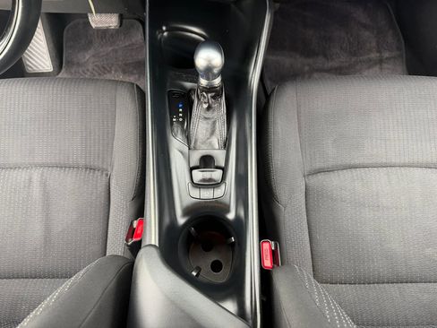 Used 2018 Toyota C-HR XLE FWD image 16