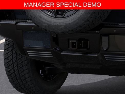 Used 2026 GMC Hummer EV SUV AWD/4WD image 14